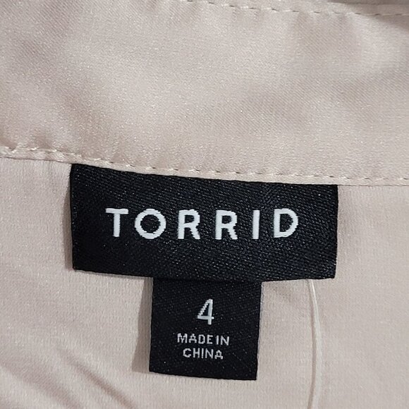 NWT Torrid Madison Women's 4X Satin Button-Up Long Sleeve Shirt    JPT - Picture 4 of 8